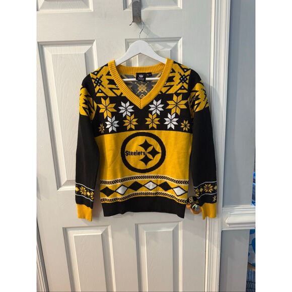 NFL Team Apparel Pittsburgh Steelers Black & Yellow Snowflake V-Neck Sweater sz - Picture 1 of 8